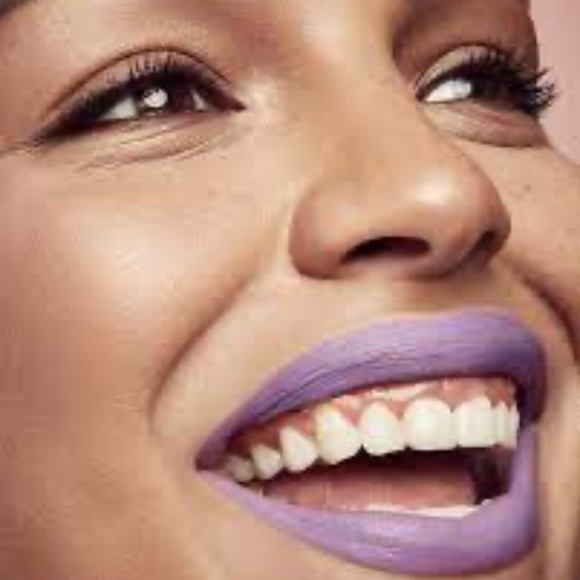 ❣️Fenty Mattemoiselle Plush Matte Lipstick in One of The Boyz - Picture 11 of 16